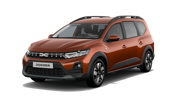 Vozilo Dacia Jogger u terracotta boji, prikazano sprijeda s lijeve strane na bijeloj pozadini.









